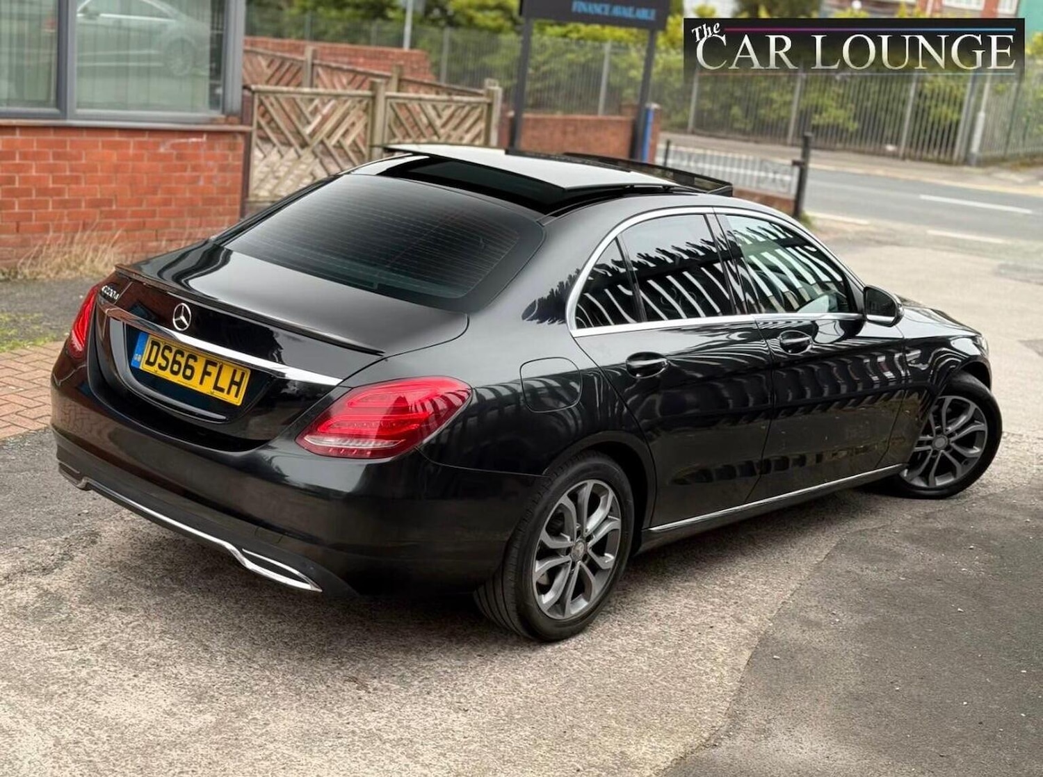 Used Mercedes-Benz C Class 2016 for sale - 77991748: Photo 2