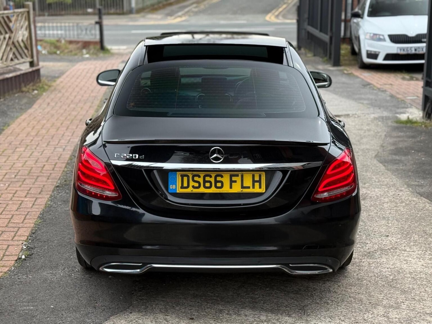 Used Mercedes-Benz C Class 2016 for sale - 77991748: Photo 9