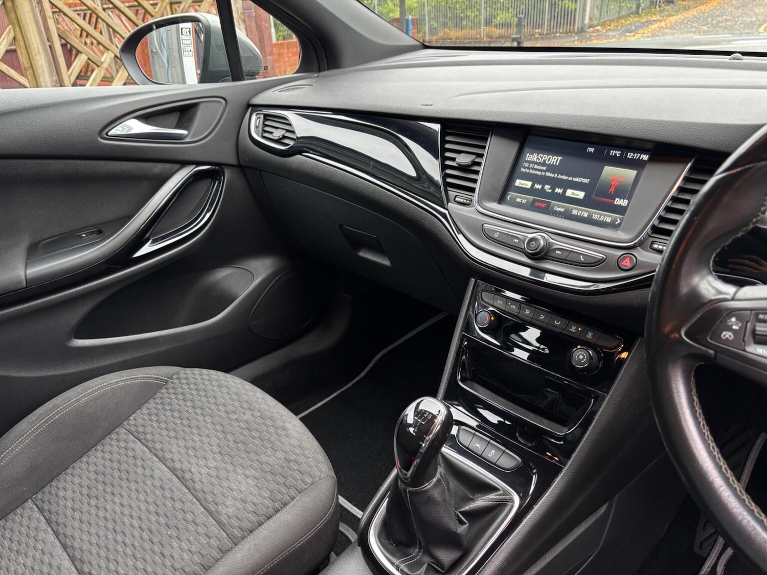 Used Vauxhall Astra 2017 for sale - 76547950: Photo 5