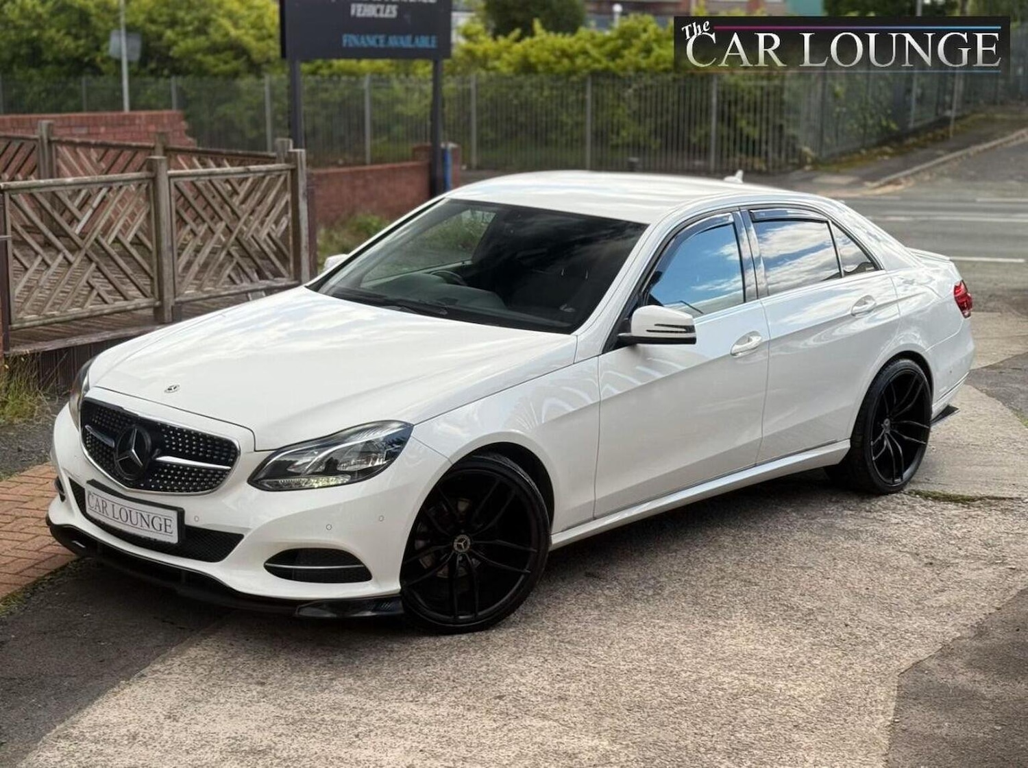Used Mercedes-Benz E Class 2014 for sale - 76666083: Photo 2
