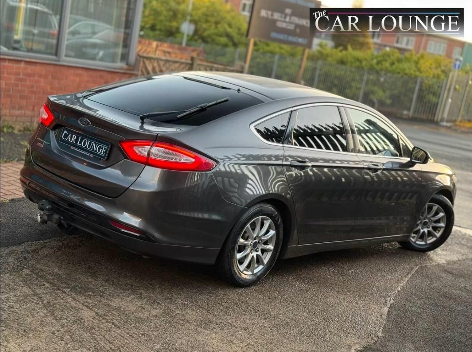 Used Ford Mondeo 2015 for sale - 76924412: Photo 2