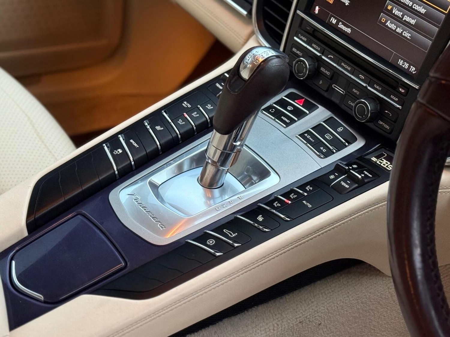 Used Porsche Panamera 2012 for sale - 76712719: Photo 18