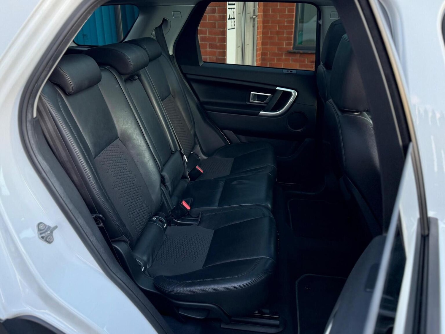 Used Land Rover Discovery Sport 2016 for sale - 76631478: Photo 13