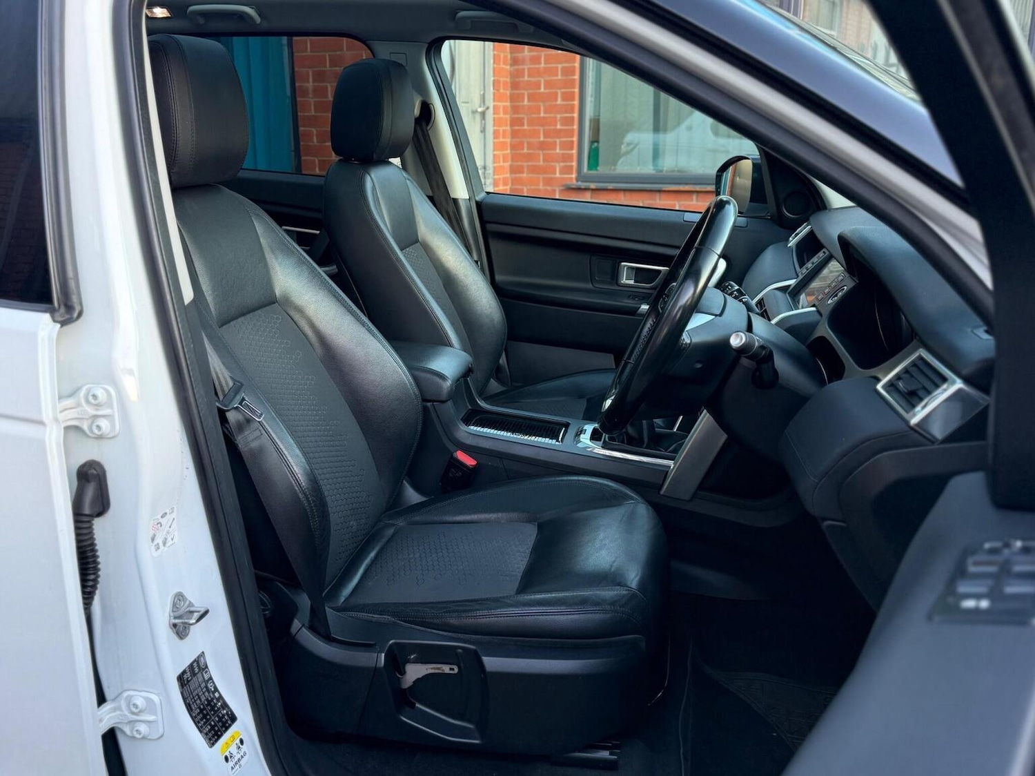 Used Land Rover Discovery Sport 2016 for sale - 76631478: Photo 15