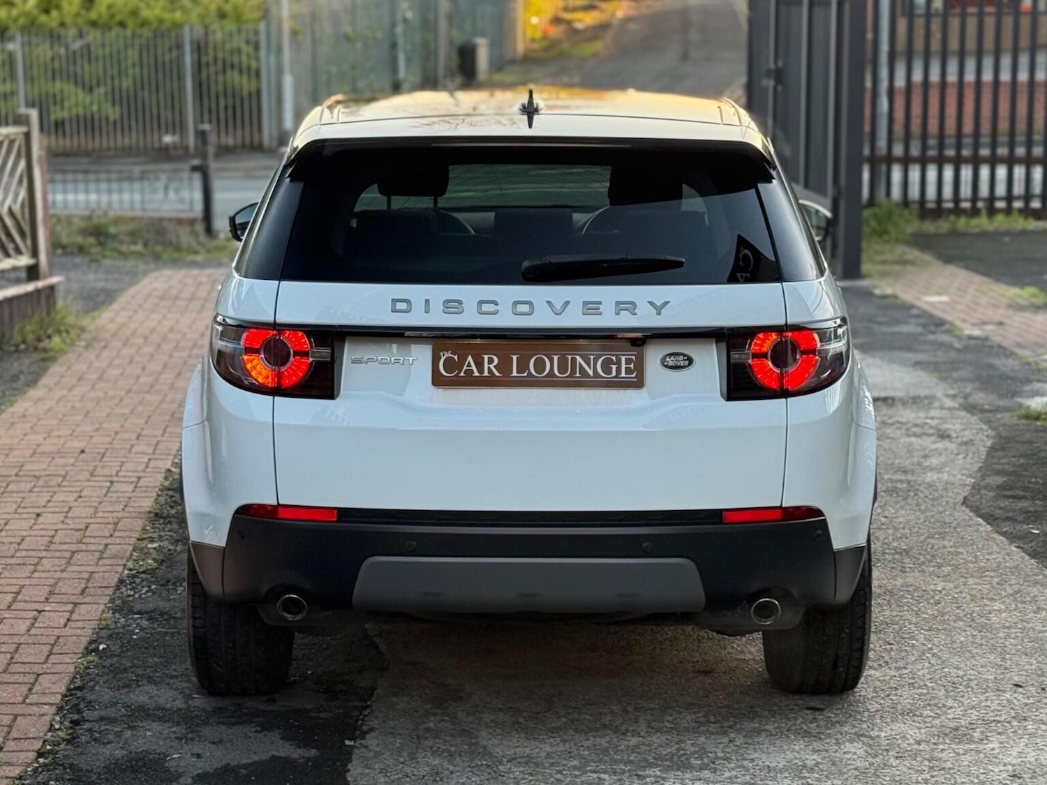 Used Land Rover Discovery Sport 2016 for sale - 76631478: Photo 3