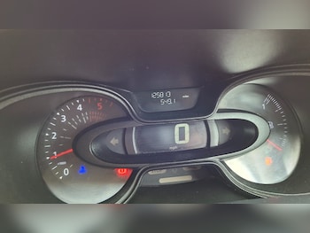 Used Renault Trafic 2017 for sale - 79252423: Photo