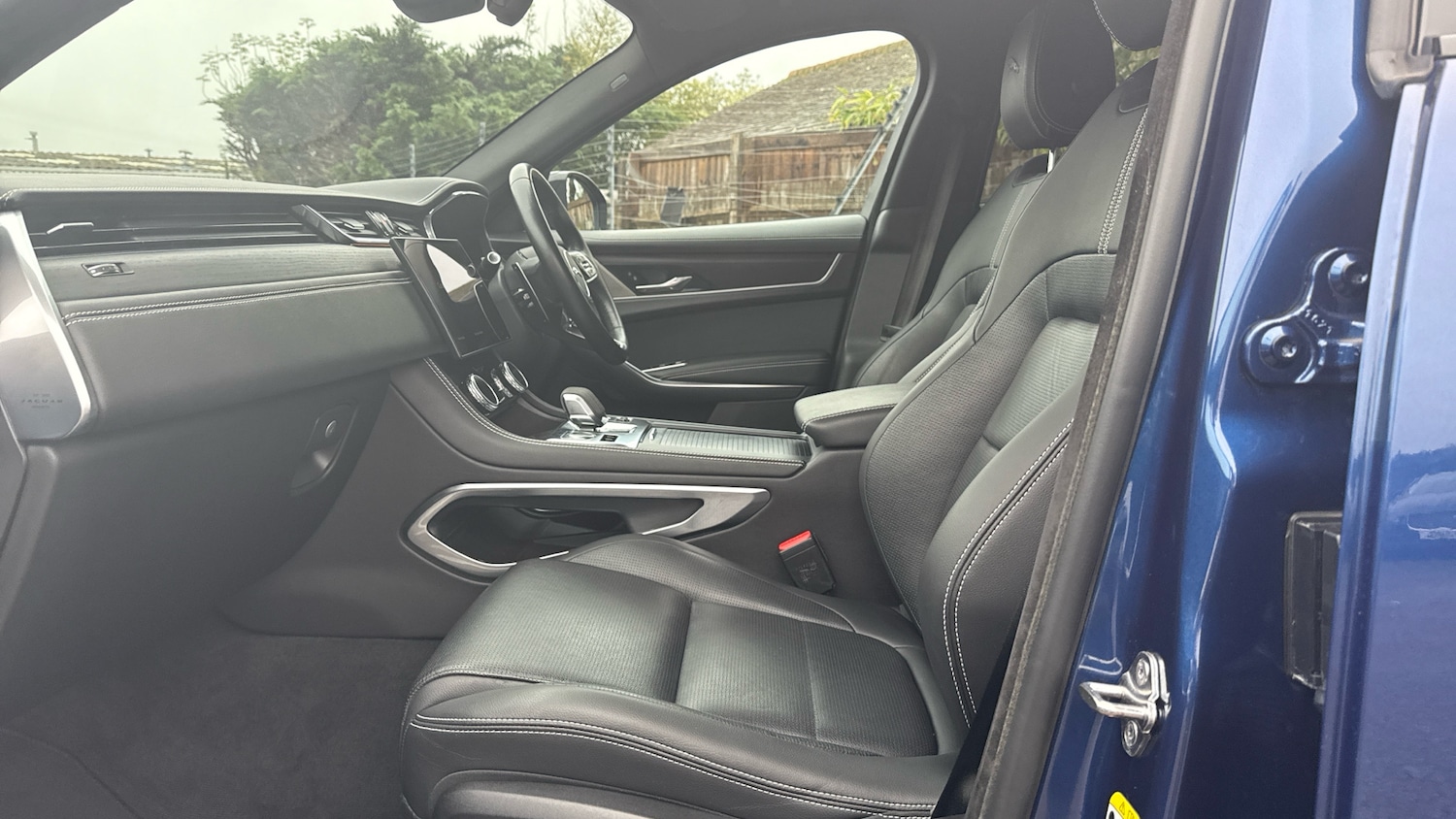 Used Jaguar F-Pace 2023 for sale - 76605494: Photo 3