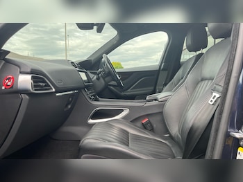 Used Jaguar F-Pace 2017 for sale - 79010691: Photo