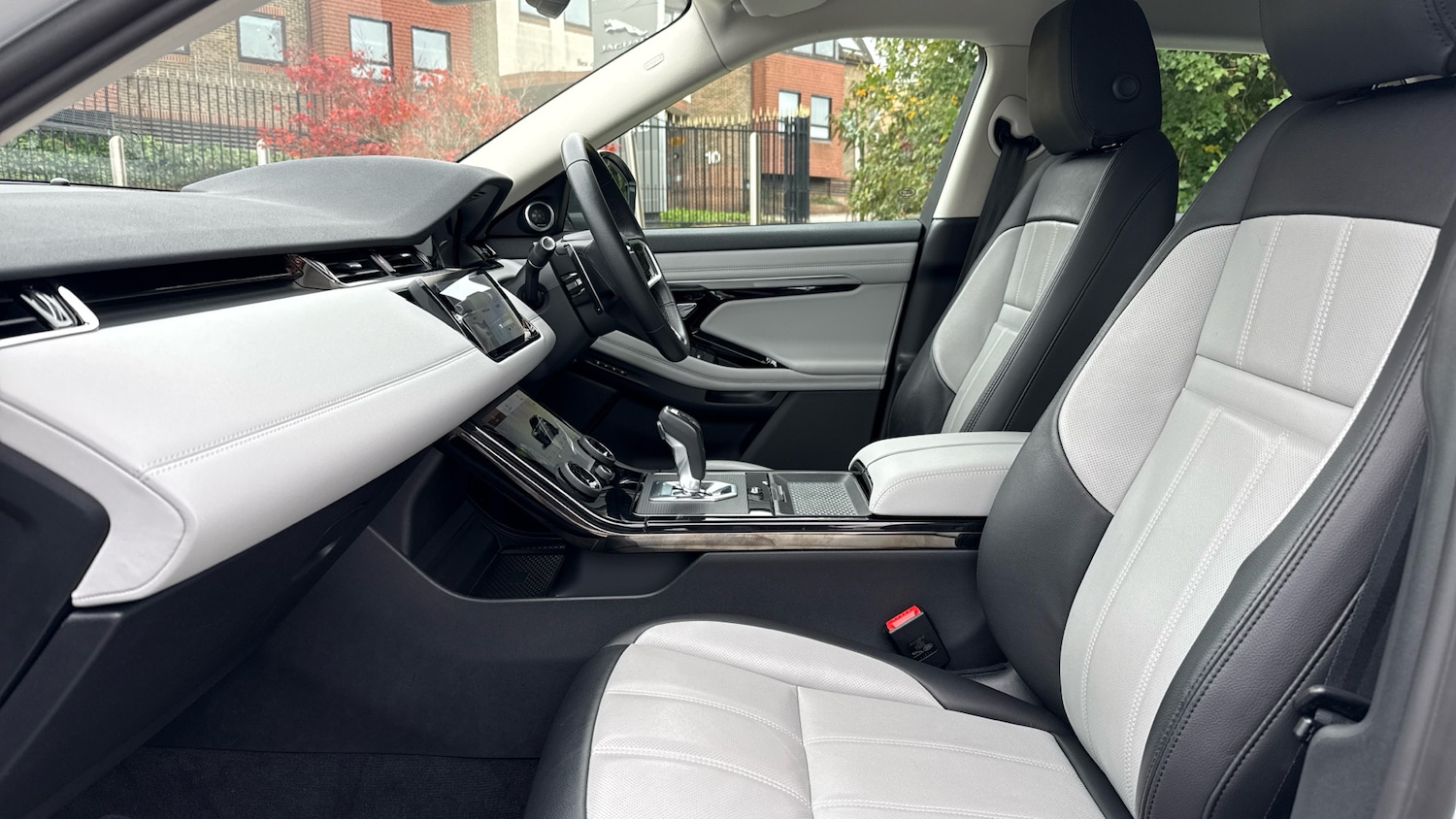 Used Land Rover Range Rover Evoque 2022 for sale - 76699571: Photo 3