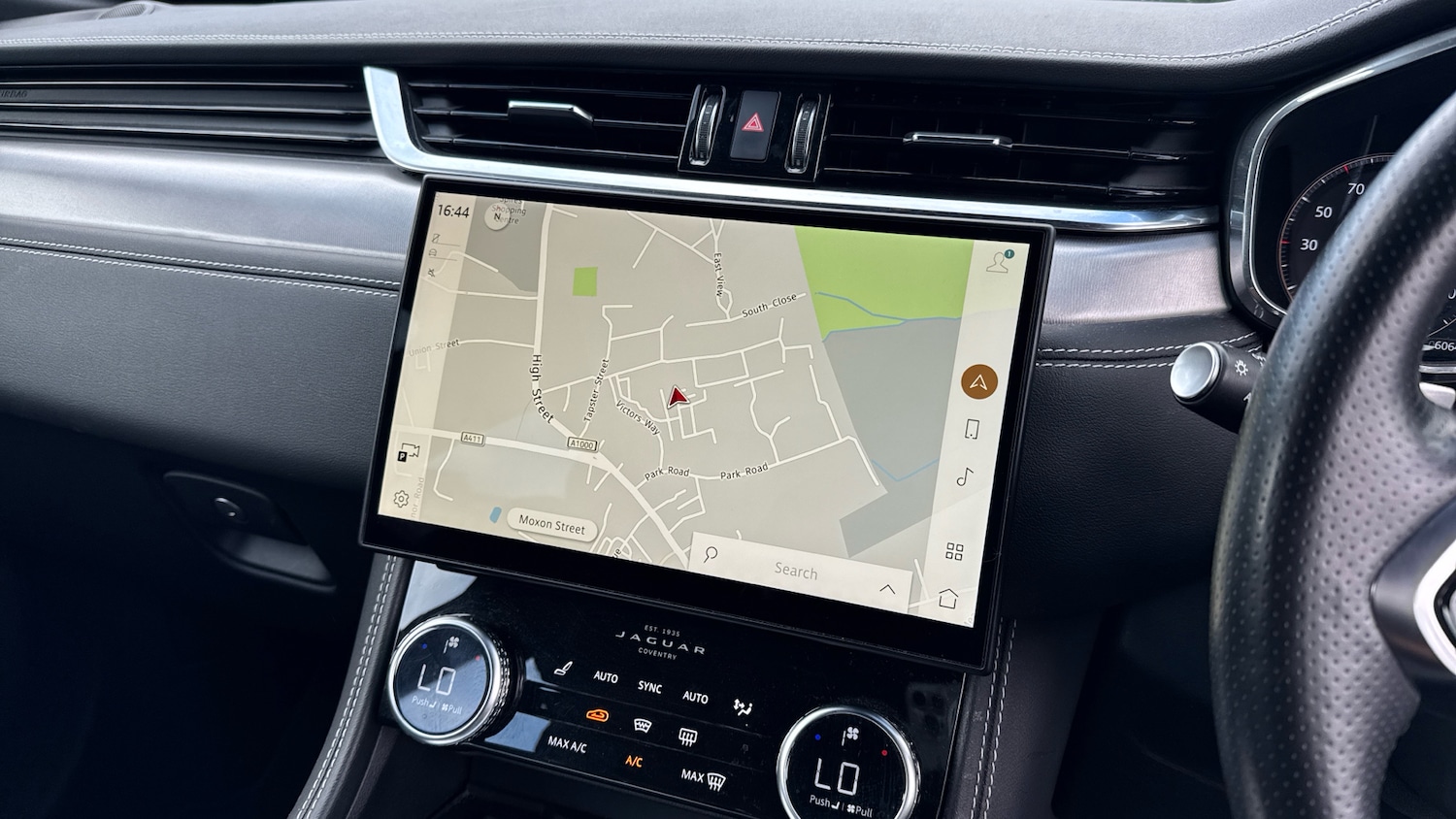 Used Jaguar F-Pace 2022 for sale - 76741024: Photo 11