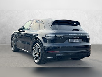 Used Porsche Cayenne 2021 for sale - 77990424: Photo