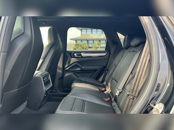 Used Porsche Cayenne 2021 for sale - 77990424: Photo