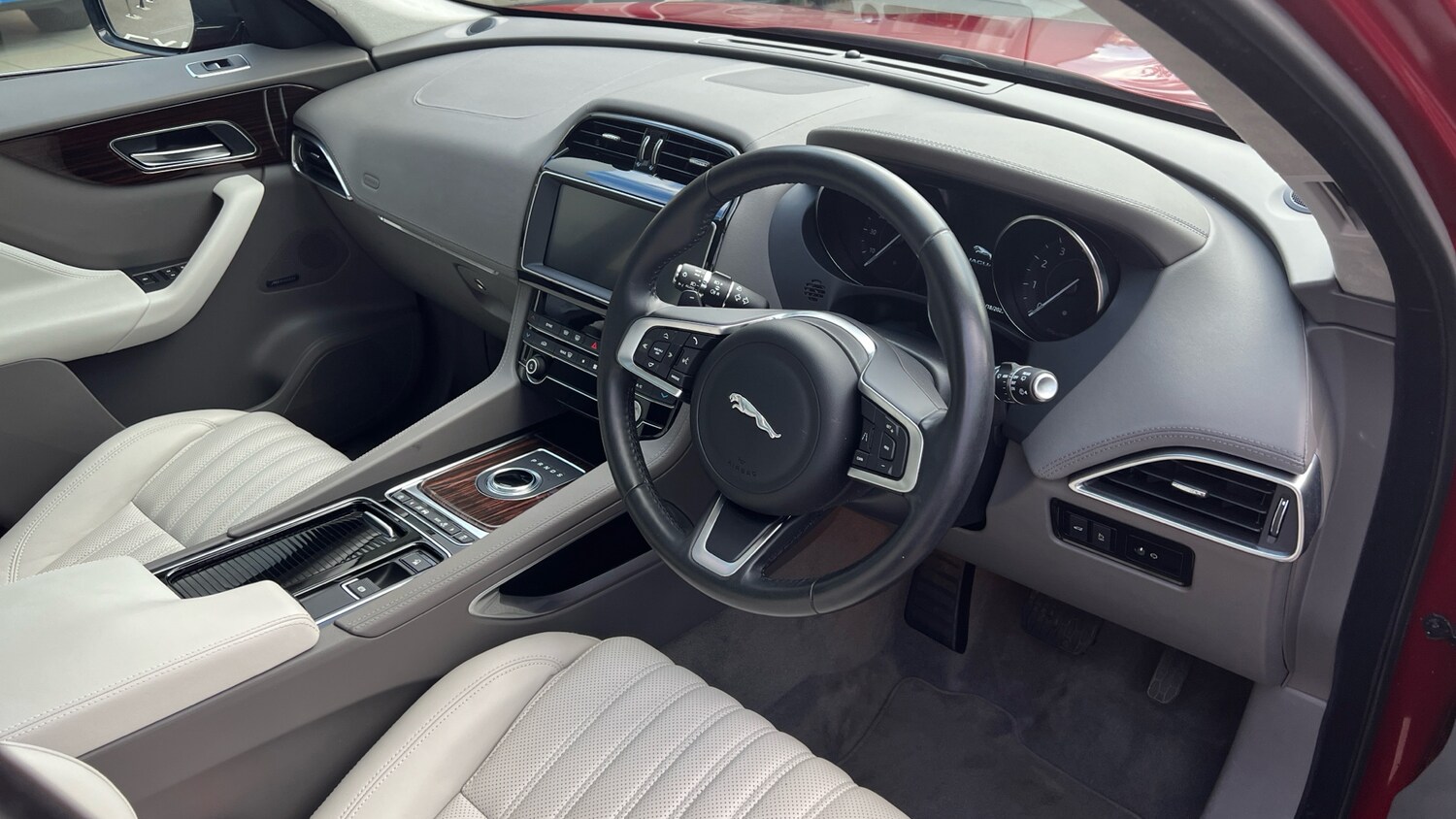 Used Jaguar F-Pace 2019 for sale - 75898975: Photo 22
