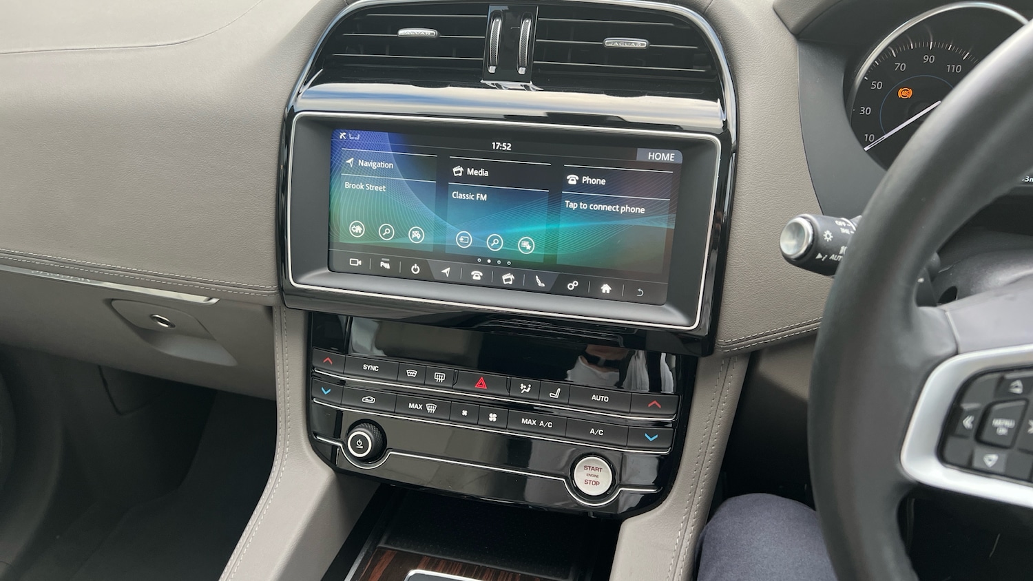 Used Jaguar F-Pace 2019 for sale - 75898975: Photo 24