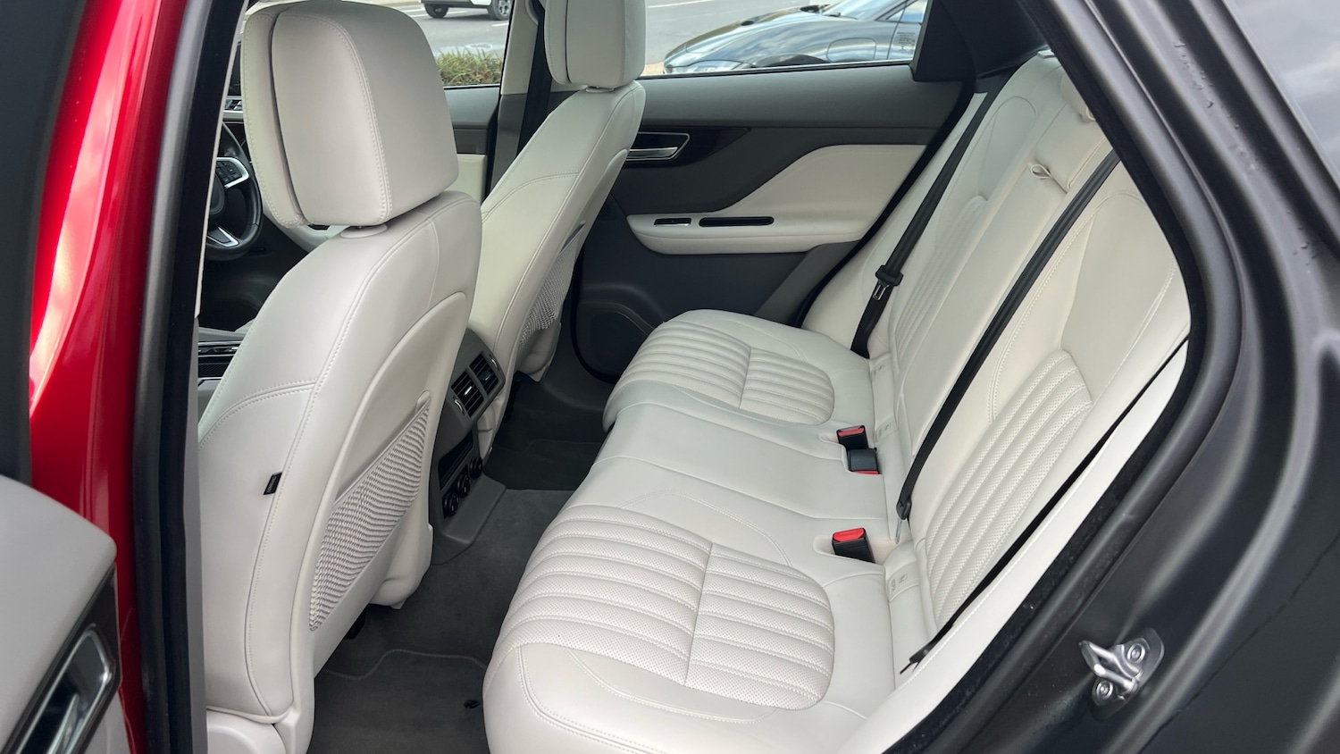 Used Jaguar F-Pace 2019 for sale - 75898975: Photo 4