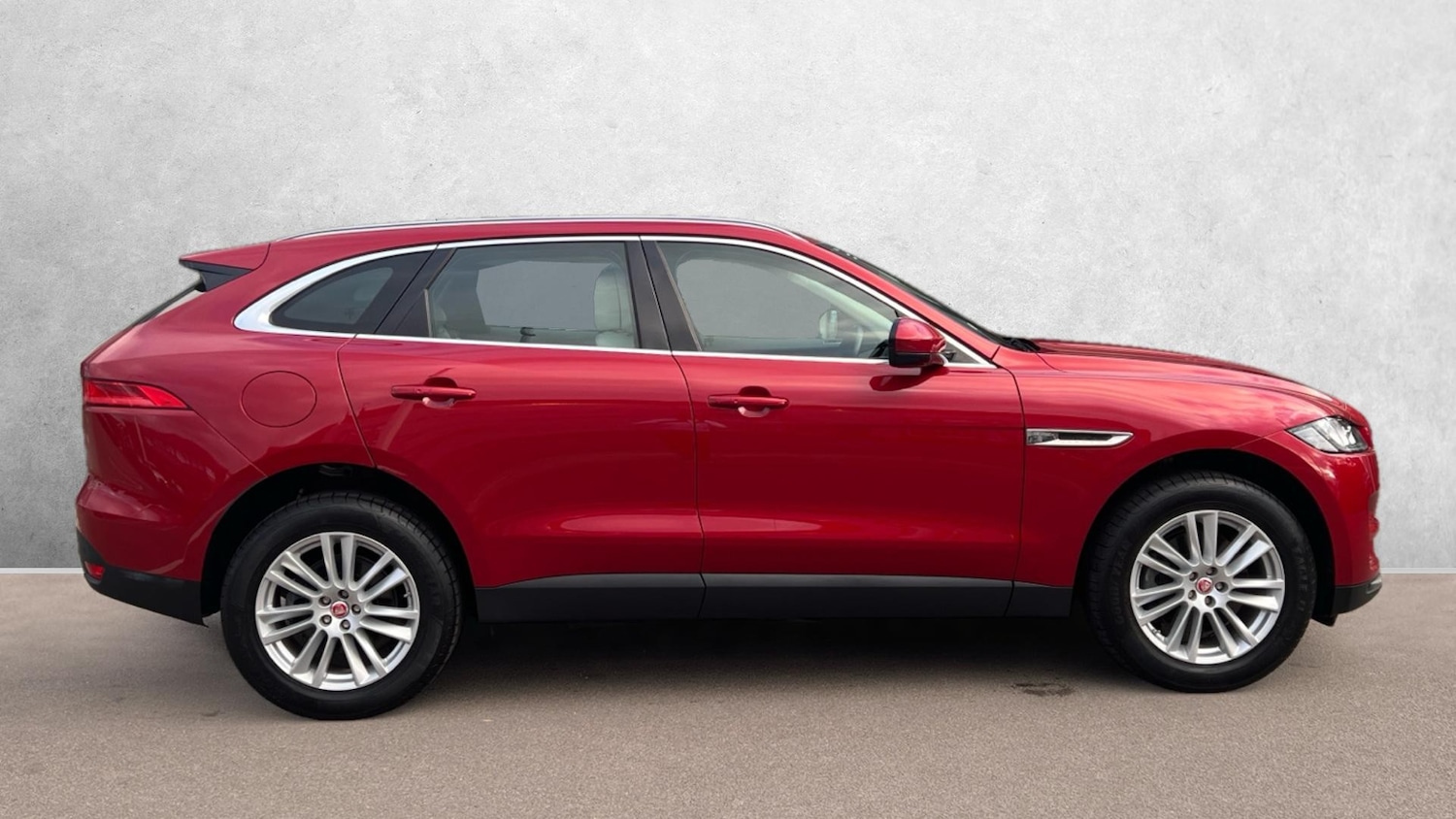 Used Jaguar F-Pace 2019 for sale - 75898975: Photo 5