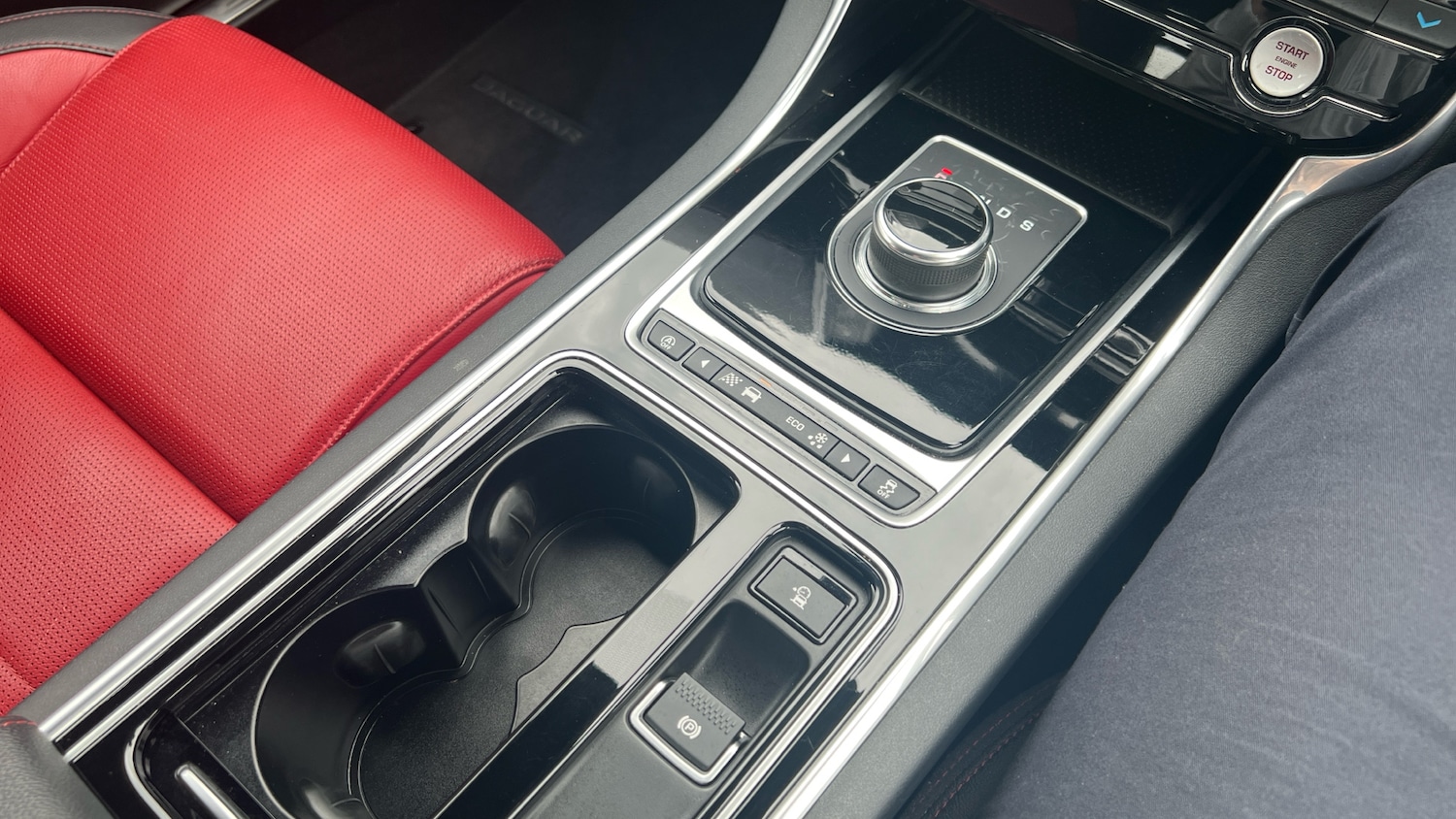 Used Jaguar XE 2017 for sale - 76106958: Photo 13