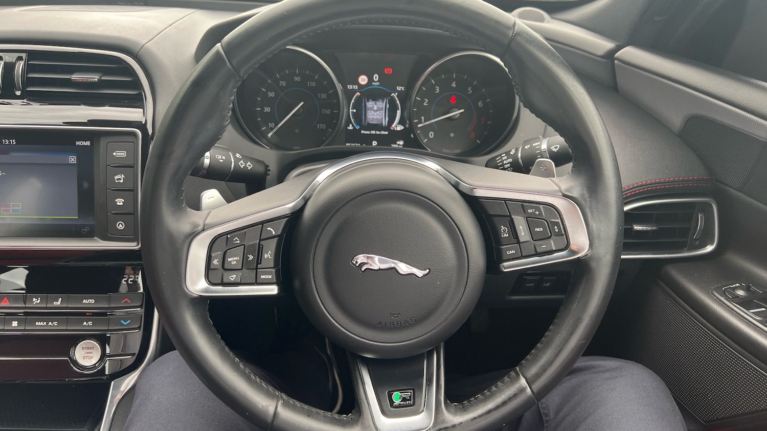 Used Jaguar XE 2017 for sale - 76106958: Photo 15