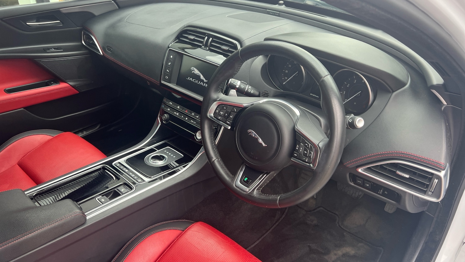 Used Jaguar XE 2017 for sale - 76106958: Photo 22