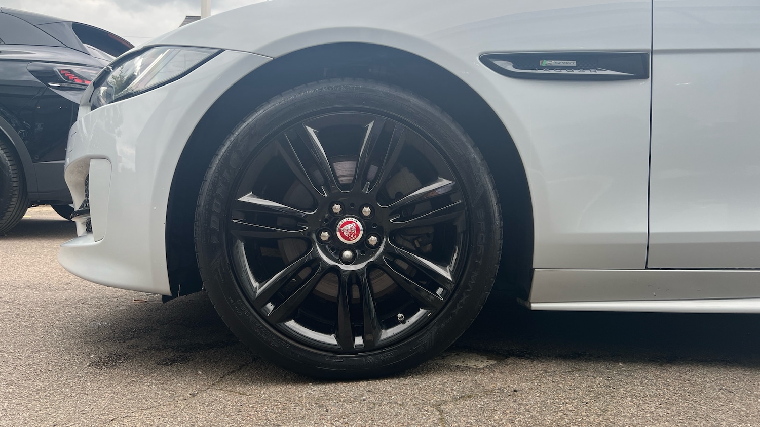Used Jaguar XE 2017 for sale - 76106958: Photo 25