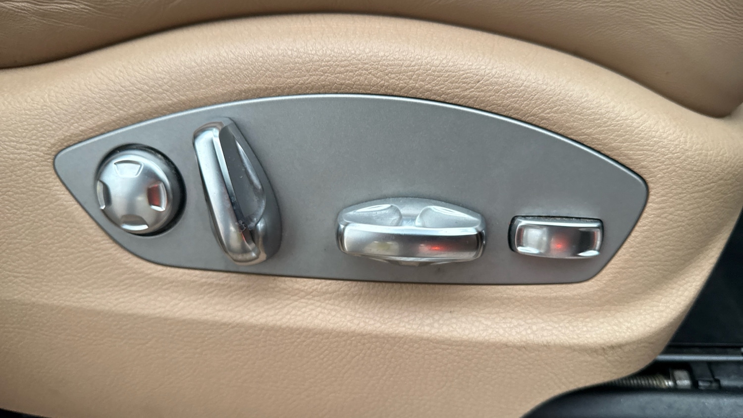 Used Porsche Macan 2019 for sale - 77329056: Photo 12