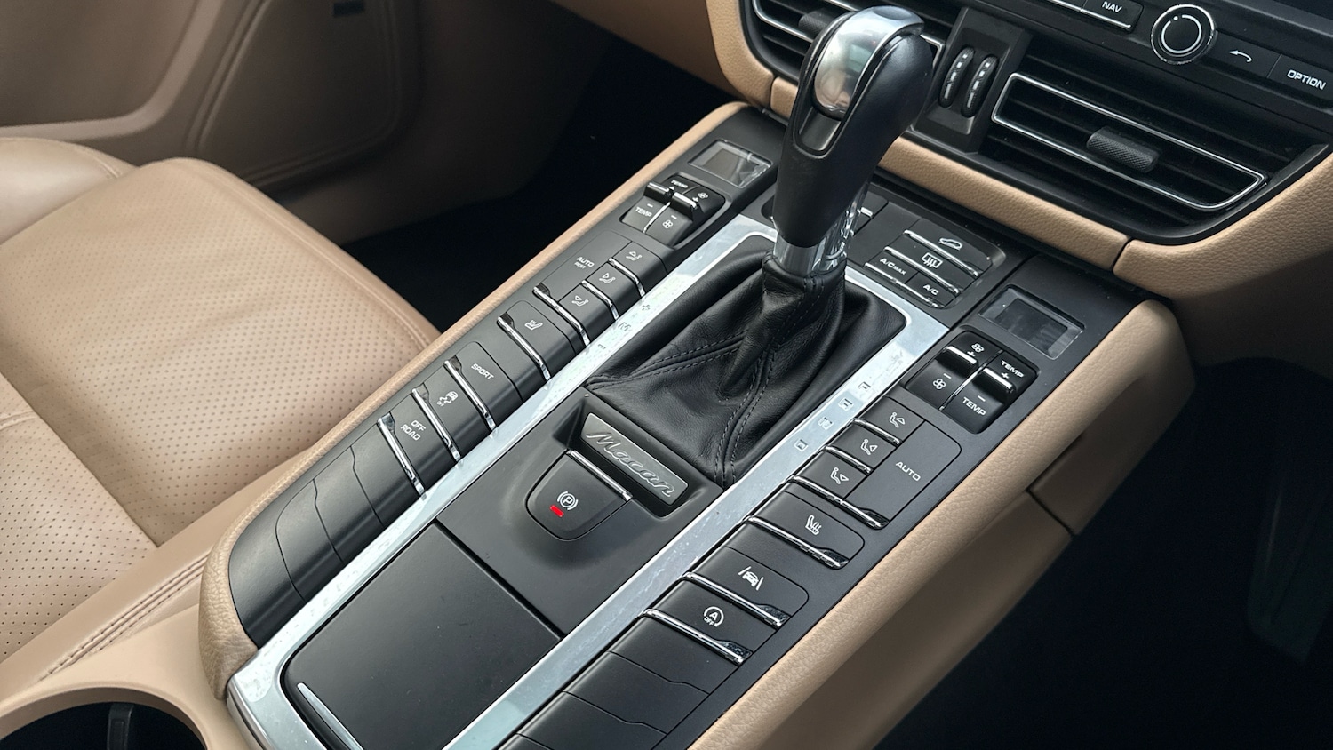 Used Porsche Macan 2019 for sale - 77329056: Photo 14