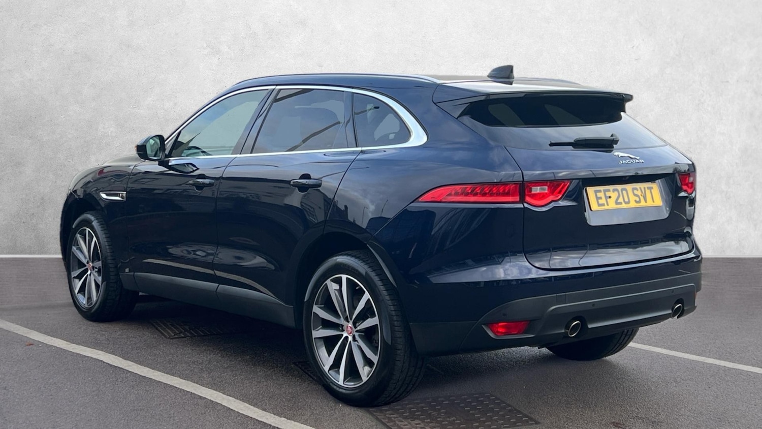Used Jaguar F-Pace 2020 for sale - 76536414: Photo 2