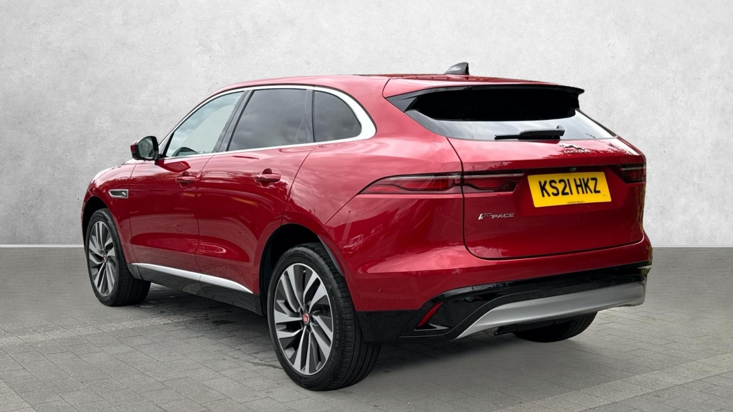 Used Jaguar F-Pace 2021 for sale - 76699578: Photo 2