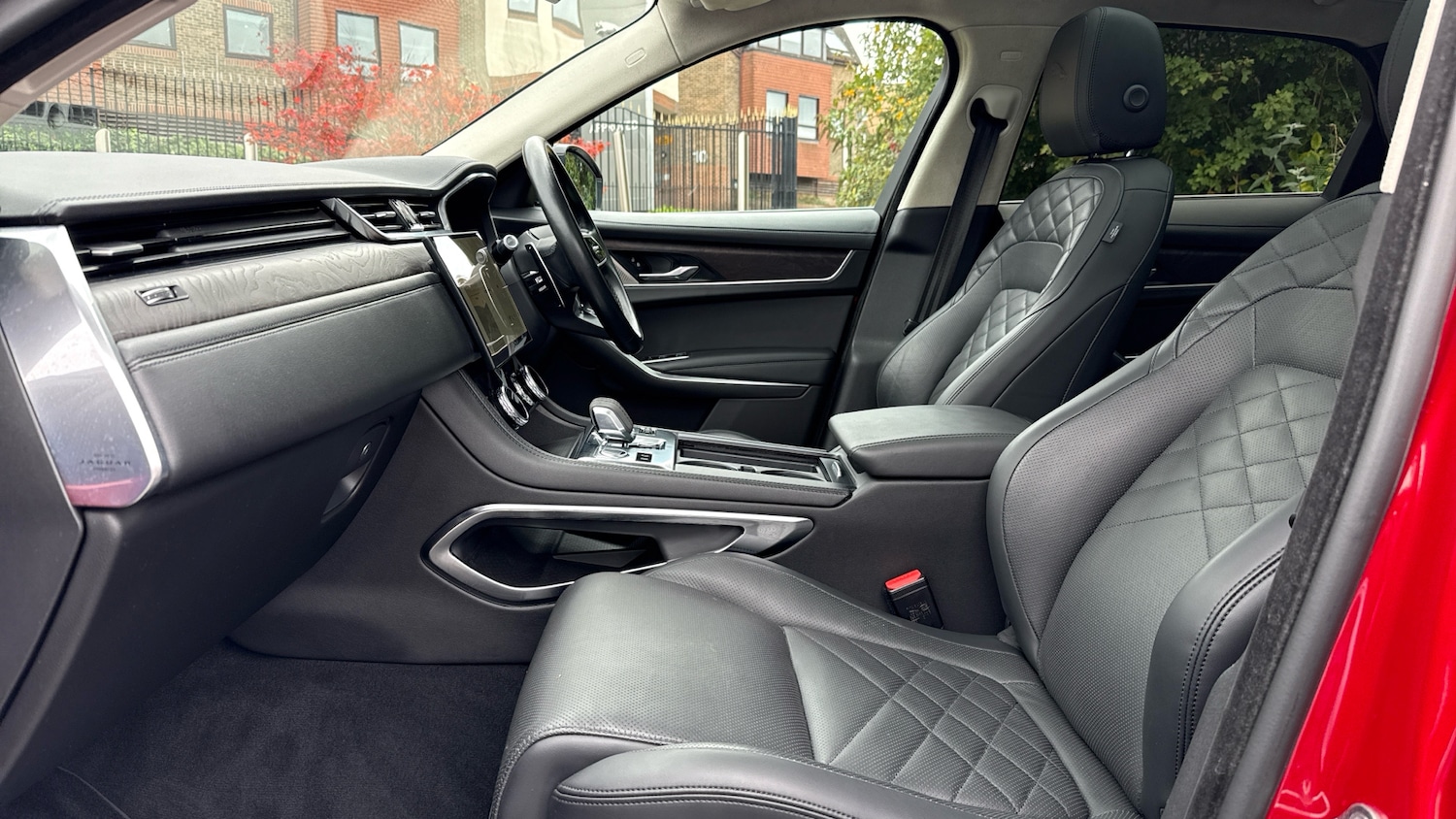 Used Jaguar F-Pace 2021 for sale - 76699578: Photo 3