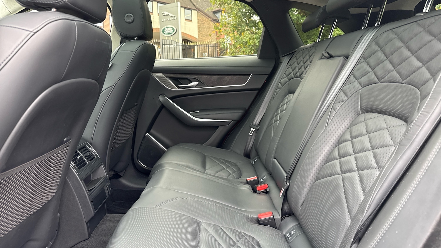 Used Jaguar F-Pace 2021 for sale - 76699578: Photo 4