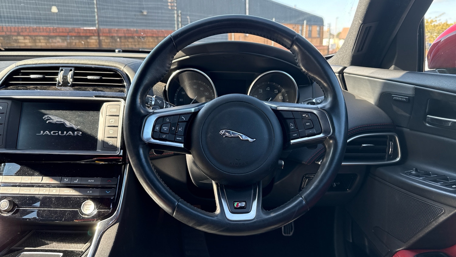 Used Jaguar XE 2016 for sale - 76119582: Photo 15