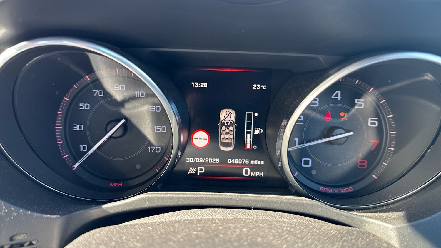 Used Jaguar XE 2016 for sale - 76119582: Photo 21