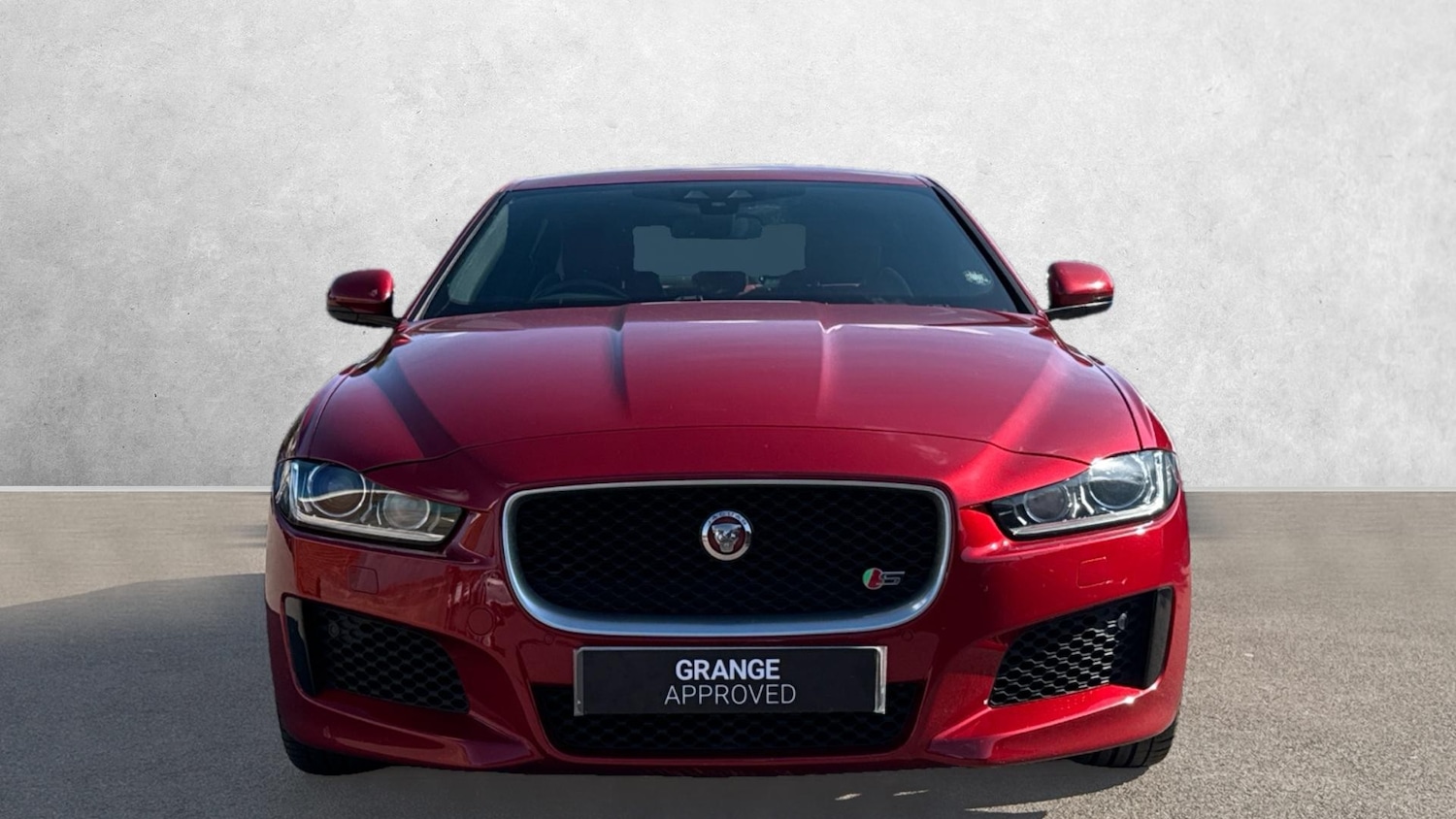Used Jaguar XE 2016 for sale - 76119582: Photo 7