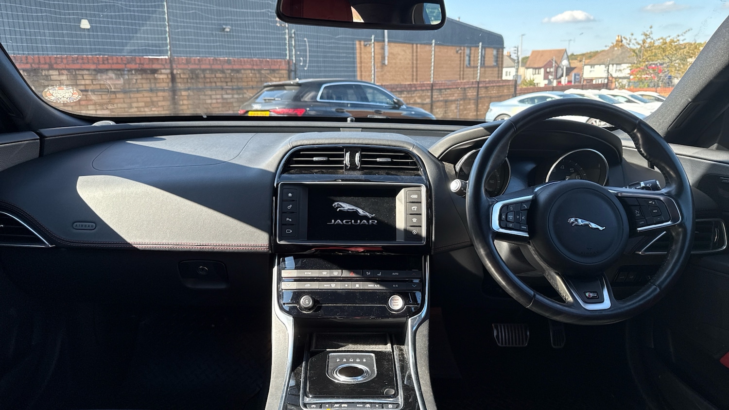 Used Jaguar XE 2016 for sale - 76119582: Photo 9