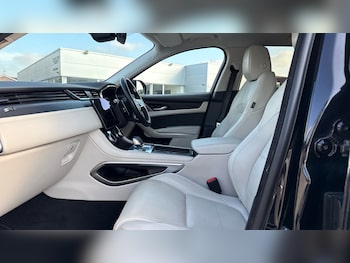 Used Jaguar F-Pace 2021 for sale - 76237325: Photo 3