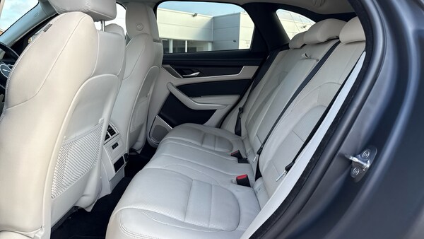 Used Jaguar F-Pace 2021 for sale - 76237325: Photo 4
