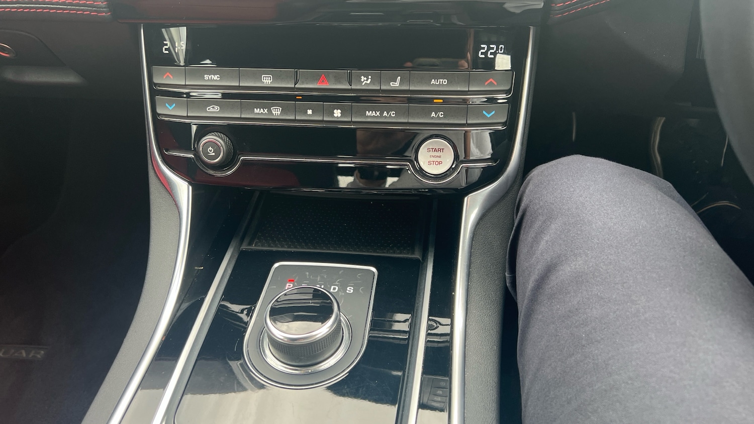 Used Jaguar XE for sale - 77228161: Photo 24