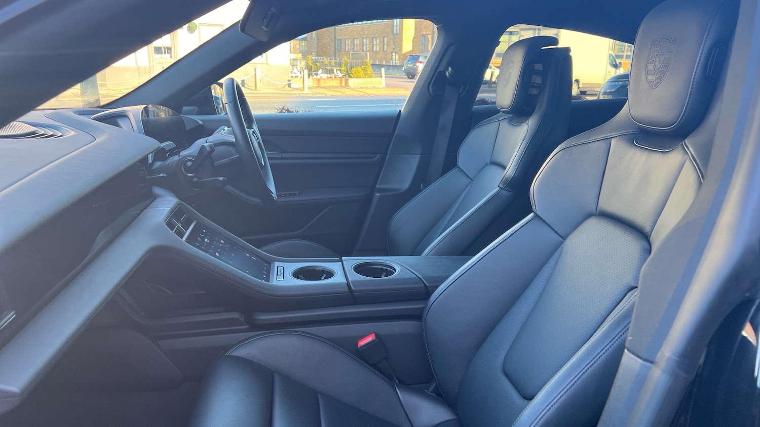 Used Porsche Taycan 2023 for sale - 77189173: Photo 3