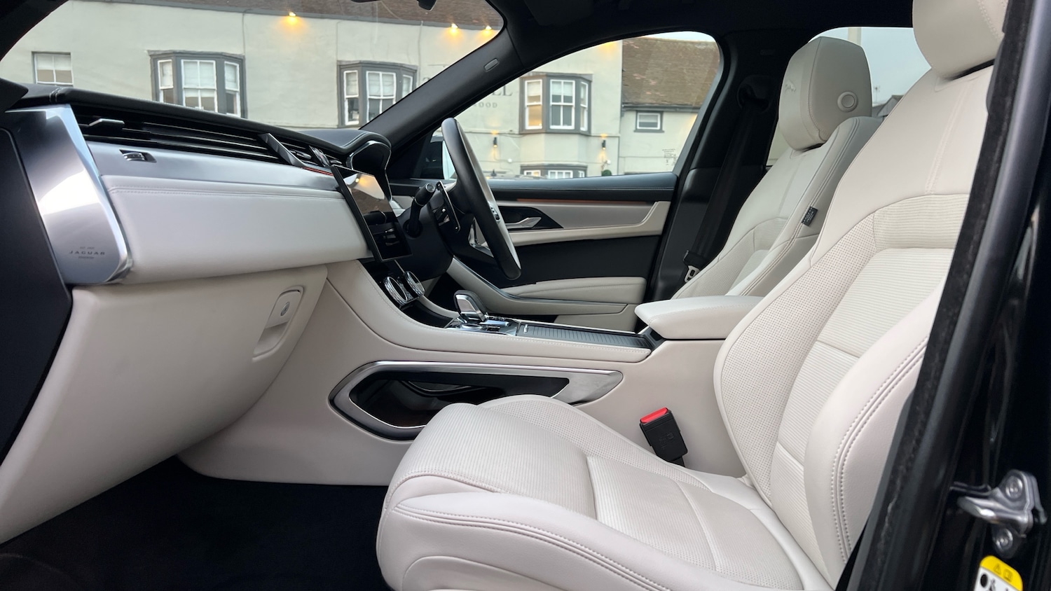 Used Jaguar F-Pace 2023 for sale - 77107556: Photo 3