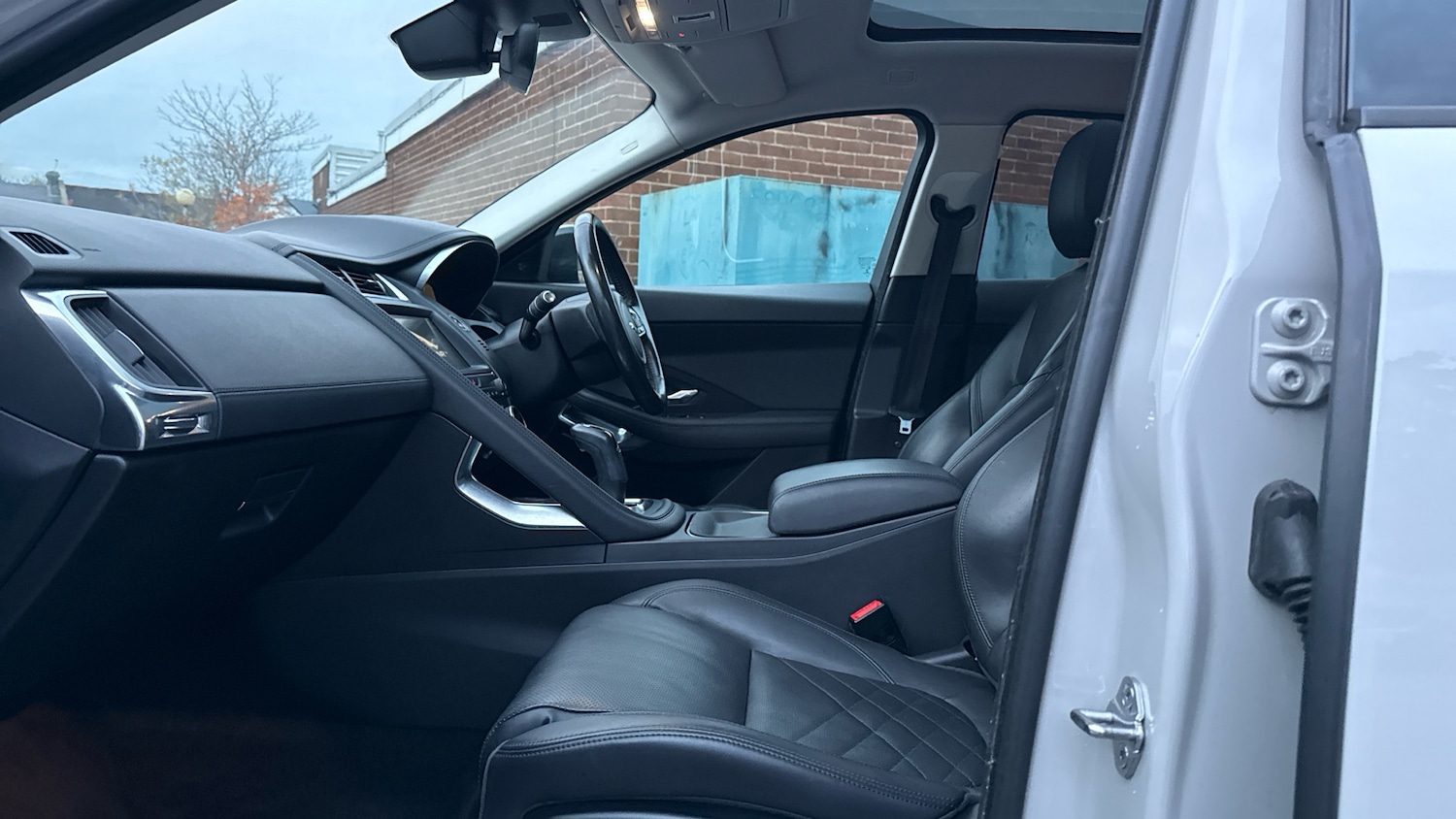 Used Jaguar E-Pace 2018 for sale - 76482779: Photo 3