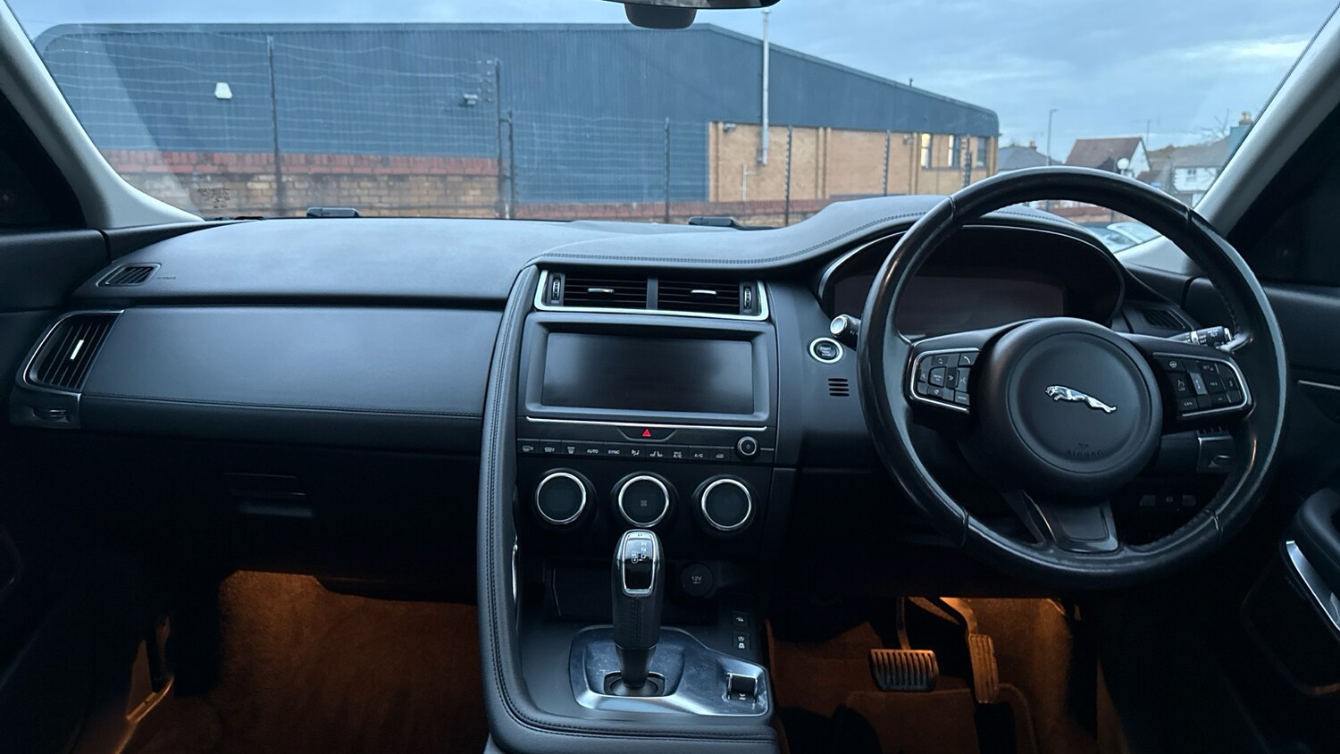 Used Jaguar E-Pace 2018 for sale - 76482779: Photo 9