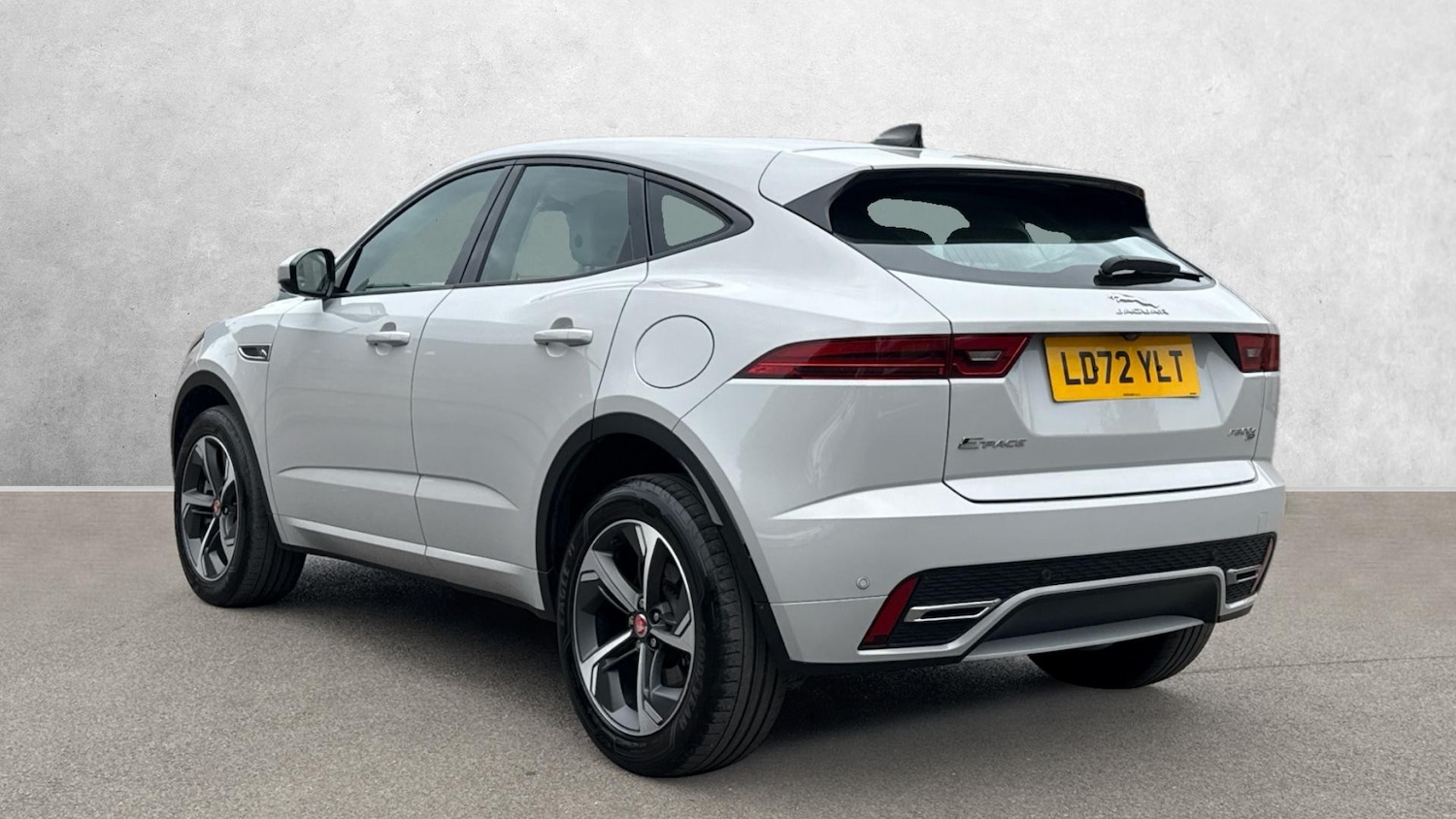 Used Jaguar E-Pace 2022 for sale - 76119600: Photo 2