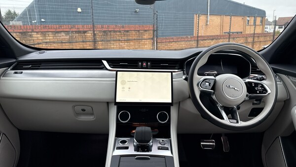 Used Jaguar F-Pace 2023 for sale - 76281295: Photo 9