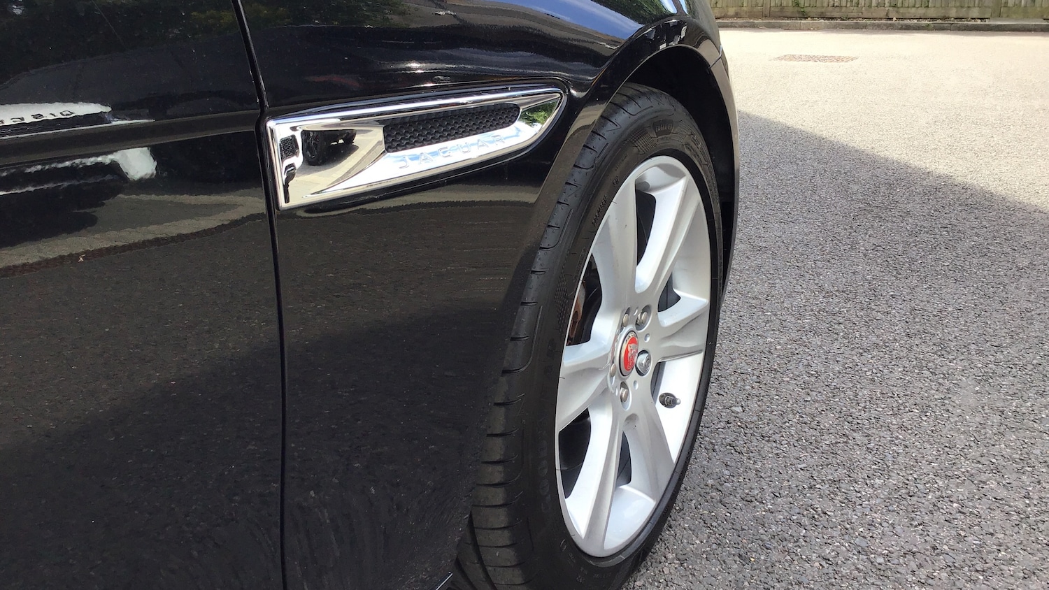 Used Jaguar XE 2015 for sale - 76106997: Photo 11