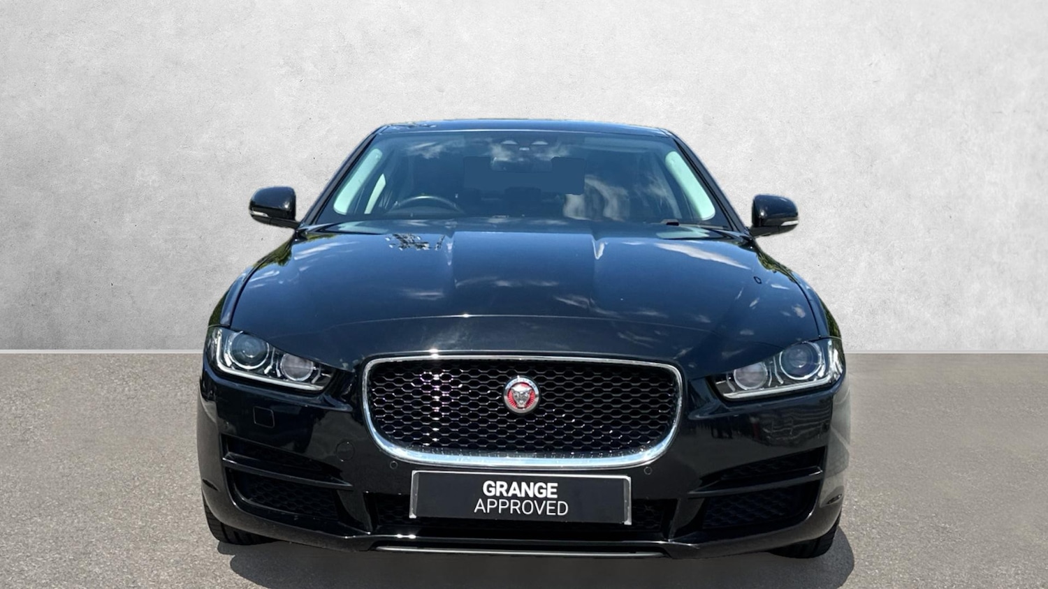 Used Jaguar XE 2015 for sale - 76106997: Photo 7