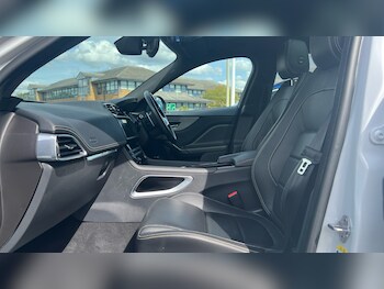 Used Jaguar F-Pace 2020 for sale - 75899121: Photo