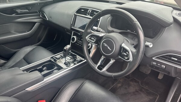 Used Jaguar XE 2020 for sale - 74563199: Photo 22