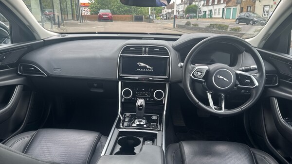 Used Jaguar XE 2020 for sale - 74563199: Photo 9