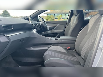 Used Peugeot 3008 2023 for sale - 77508684: Photo