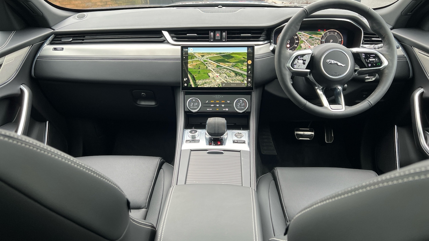 Used Jaguar F-Pace 2024 for sale - 77129458: Photo 9